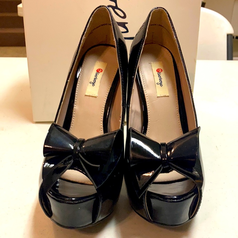 NWT Olsenboye Heels